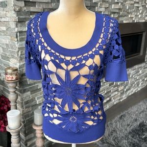 TwoMail Lace front Blouse. Size Medium
